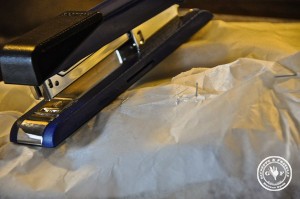 in backpapier und zutackern