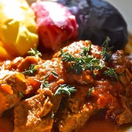 Trilogie alter Kartoffelsorten und Biokalbsragout